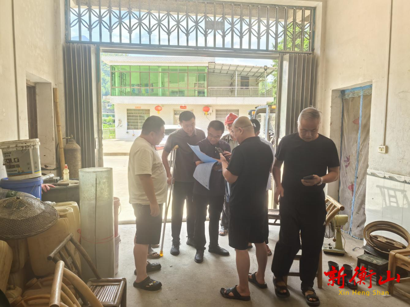 衡山县东湖镇：创新采用“同沟铺设”  一条“地下走廊”串起民生“双便利”