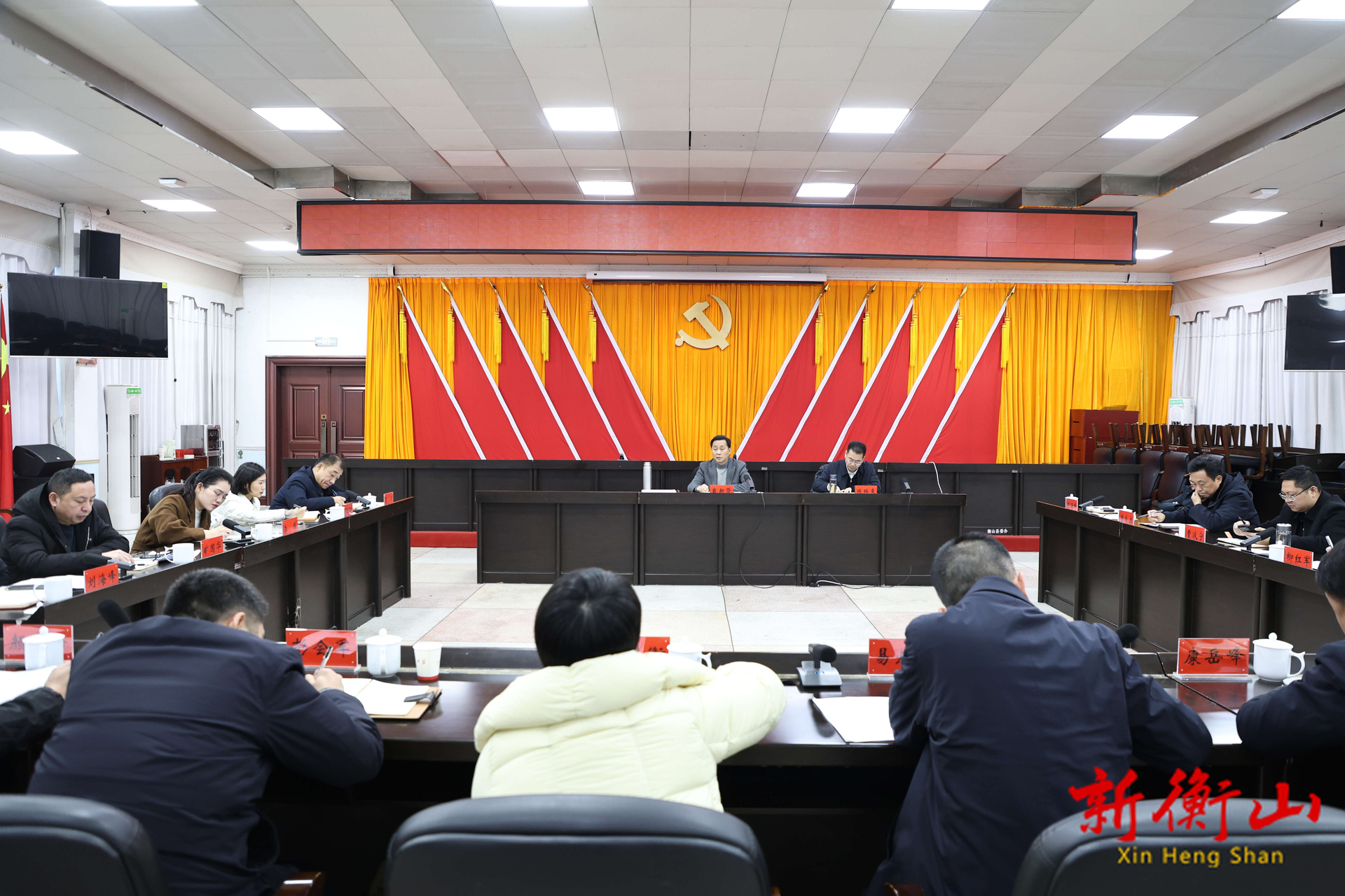 戴新贤专题调度推进园区高质量发展工作