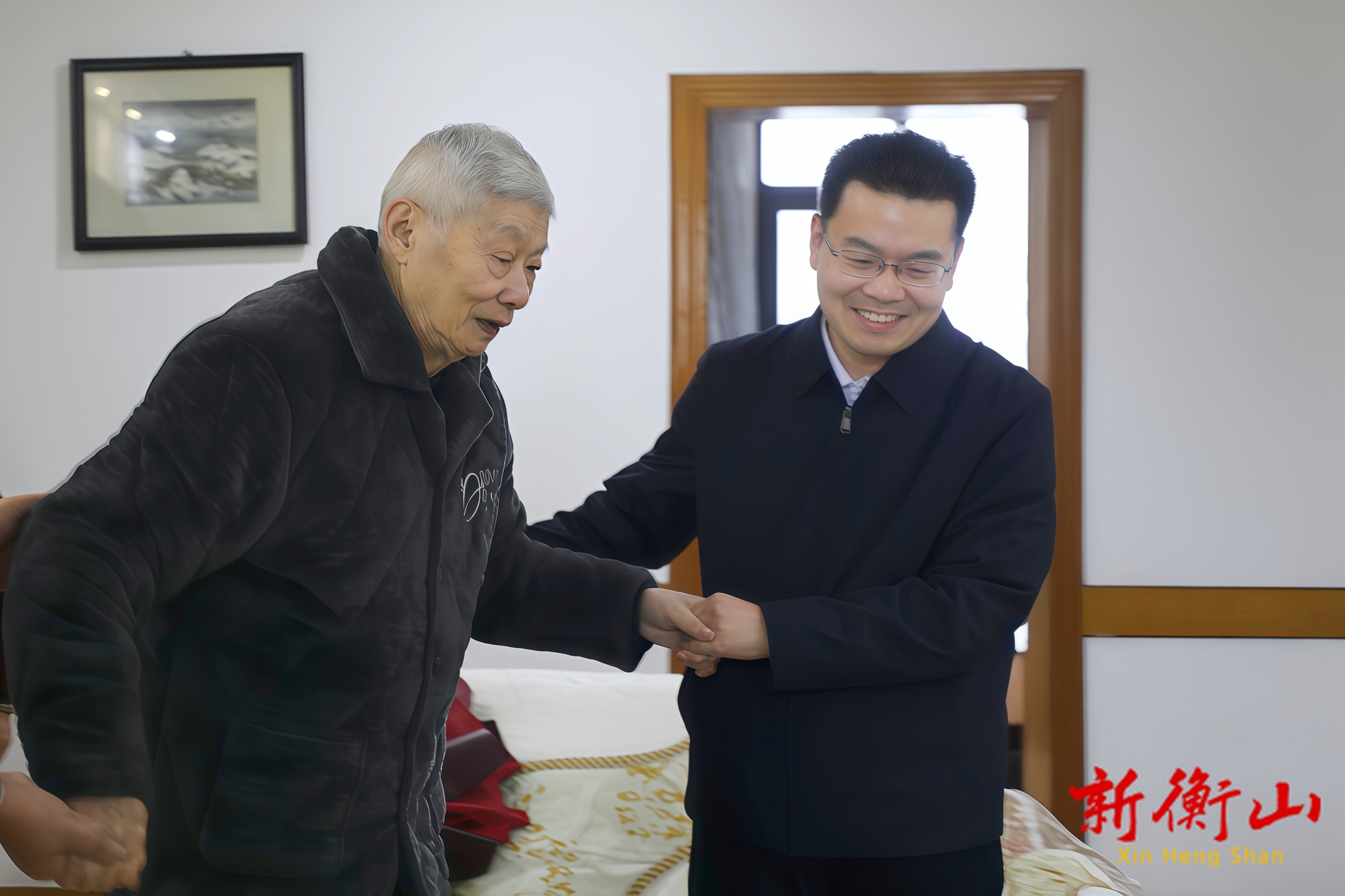 陈瑞来春节前走访慰问离退休老同志