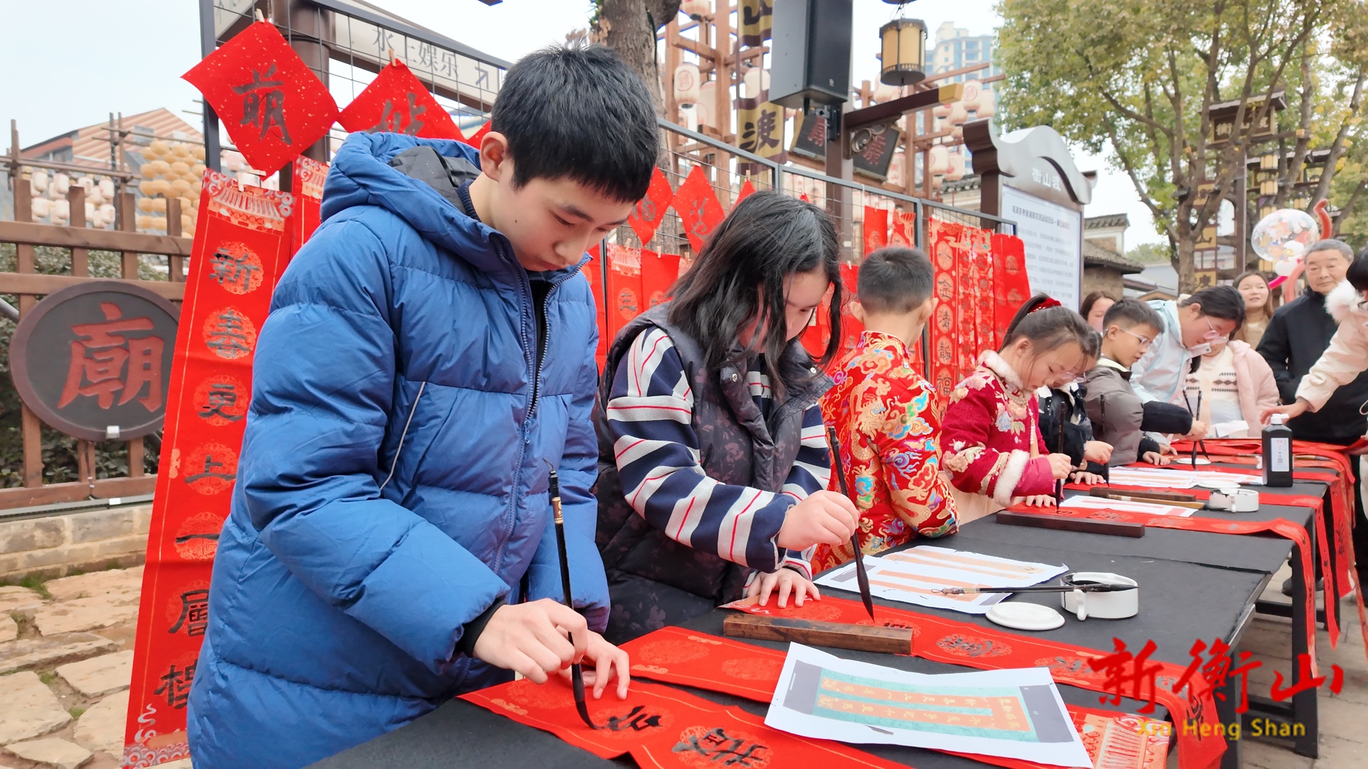 “衡”有年味|衡山县：童心挥毫写福字 墨香送暖迎新春