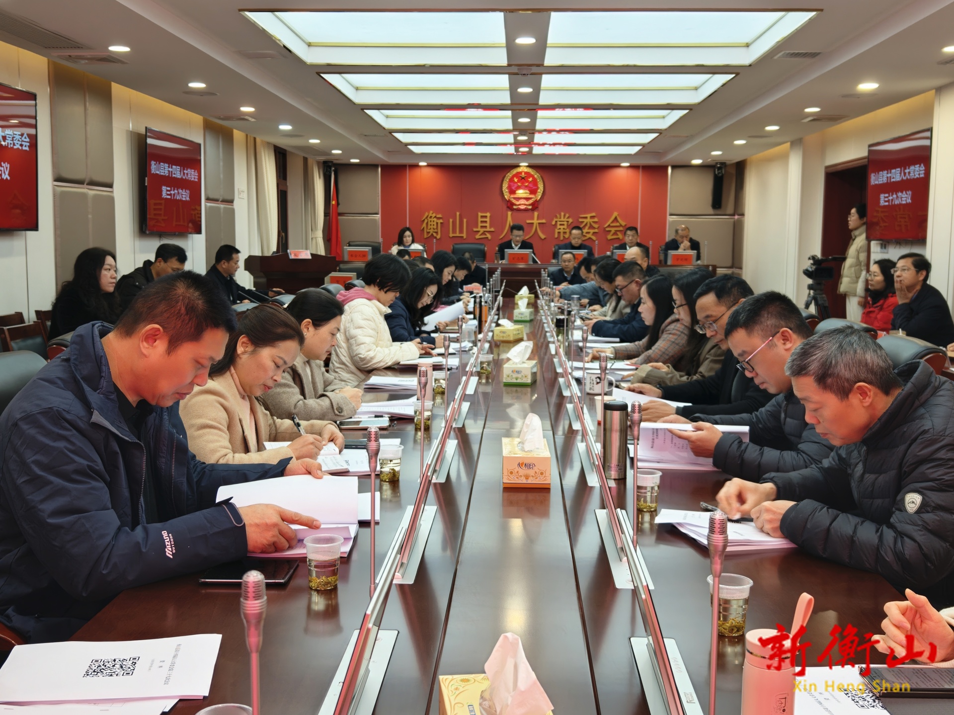 县第十四届人大常委会第三十九次会议召开