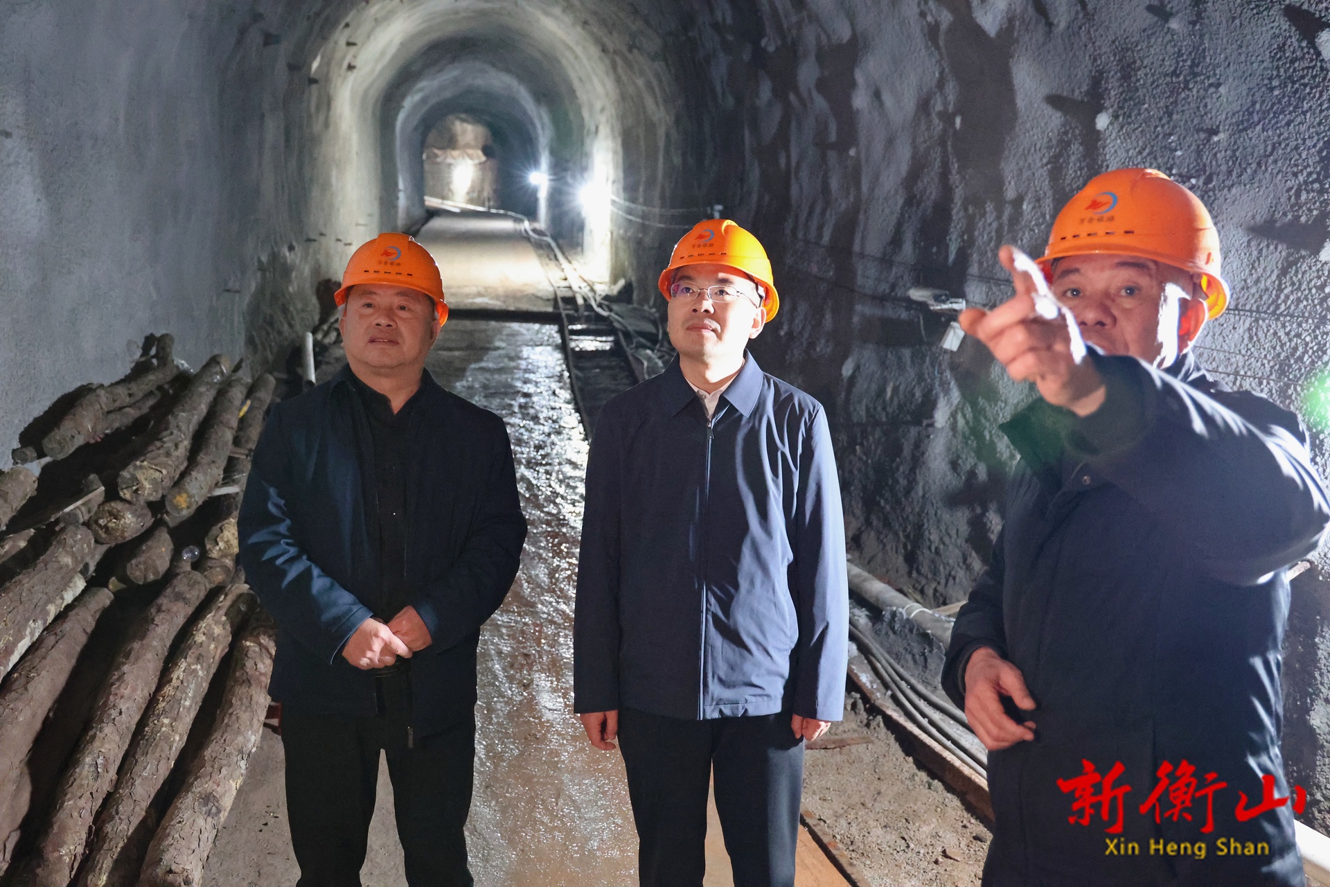 陈瑞来督导废旧矿洞整治工作