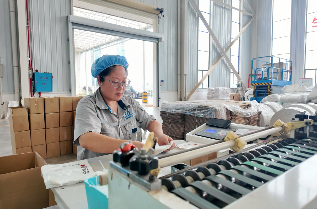 开局八好 乘势而上丨荣宸塑业：专注于可降解的小袋子    零食很忙 茶颜悦色都在用