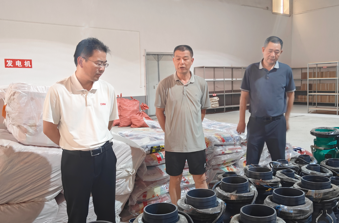 陈瑞来检查防汛物资储备工作
