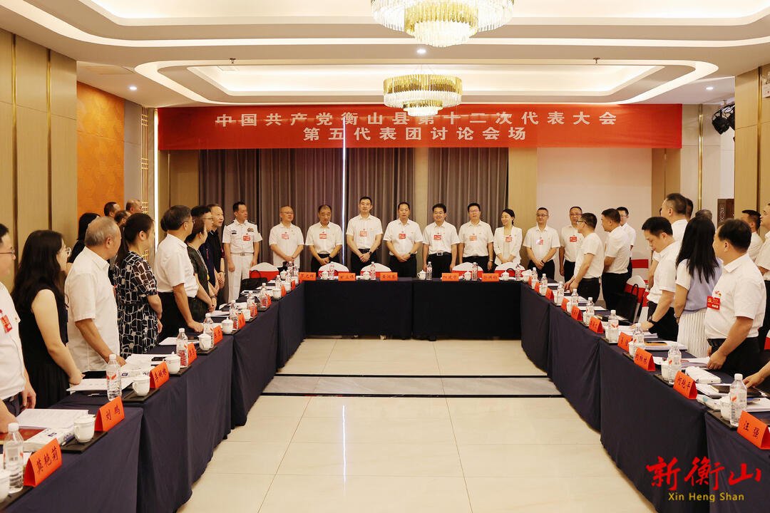 李一帆率队看望出席县第十二次党代会的代表