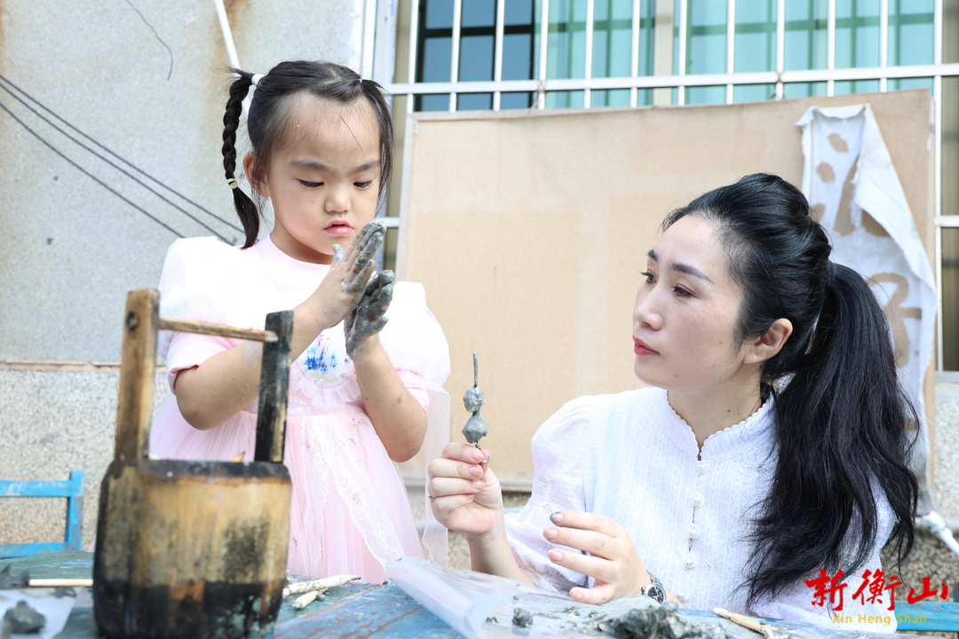 【师者如歌】刘妍知：在泥土里种教育的人