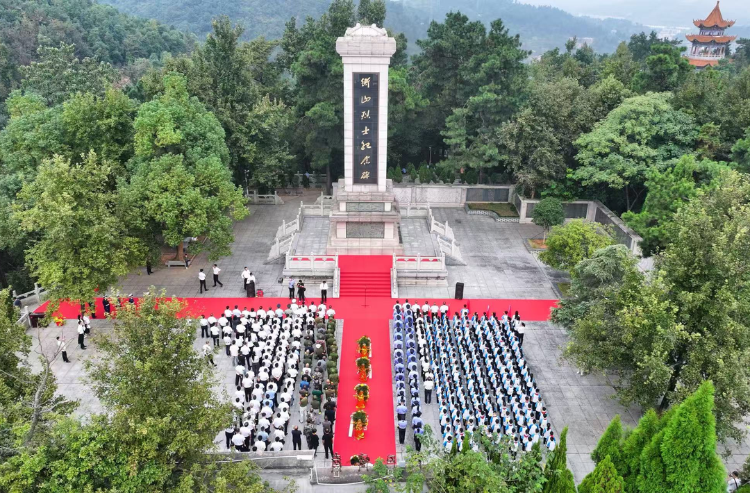 ​我县举行烈士纪念日公祭活动