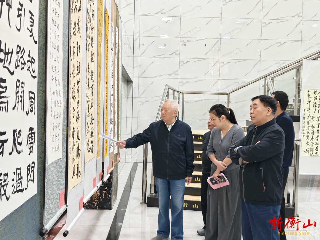 我县举办“弘扬长征精神，永远跟党走”书画作品展